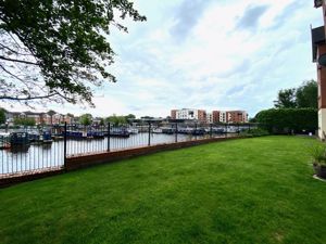 Communal Gardens- click for photo gallery